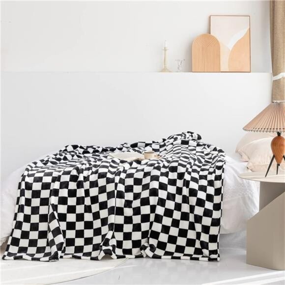 Throw Blankets Flannel Blanket with Checkerboard Grid Pattern Soft Throw - Picture 2 of 7